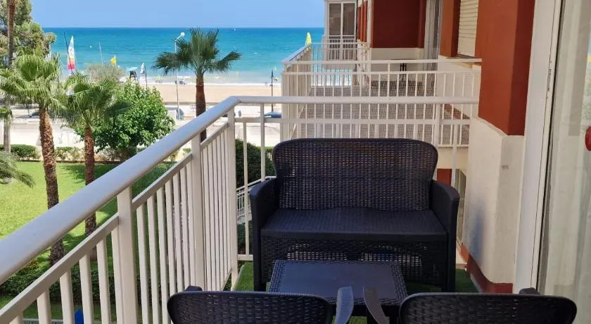 Perfect direct beach access - Image 1