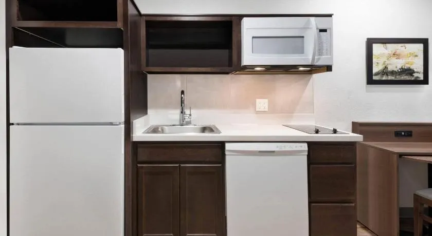 WoodSpring Suites Fort Walton Beach - Eglin AFB - Image 1