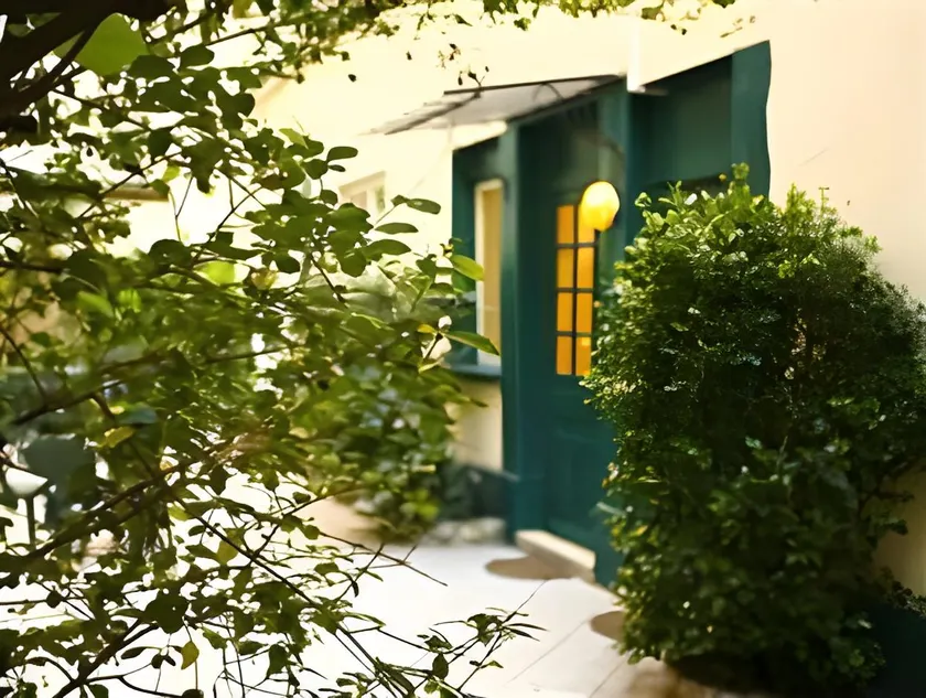 Hotel Parisiana - Image 1