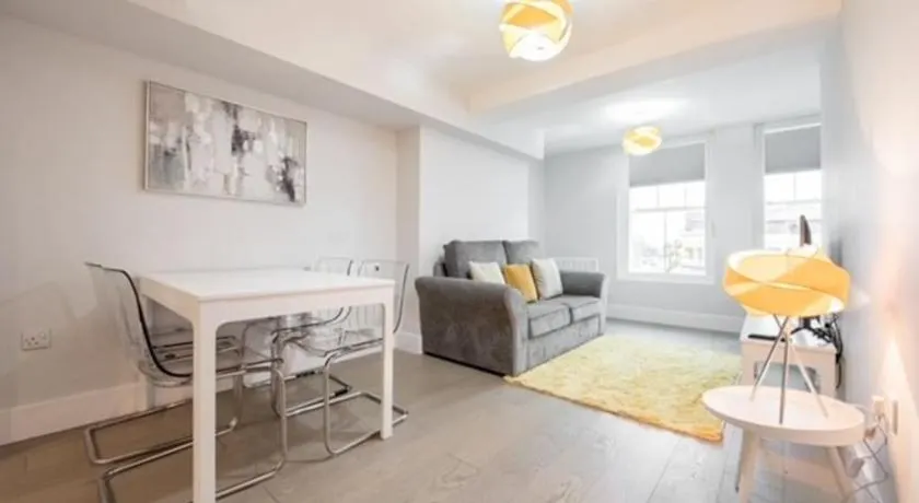 Modern,central 1 bedroom flat - Image 1
