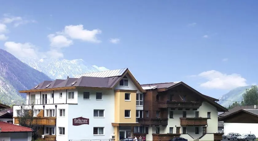 Falkner Appartement Resort - Image 1