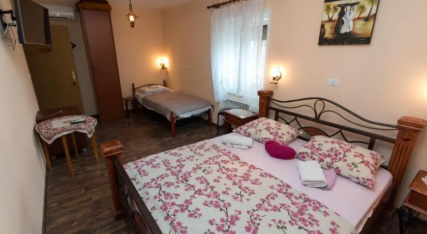APARTMA in SOBE PILIH - Image 1