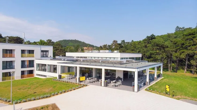 Rákóczi Hotel, Tábor és Rendezvényközpont - Image 1