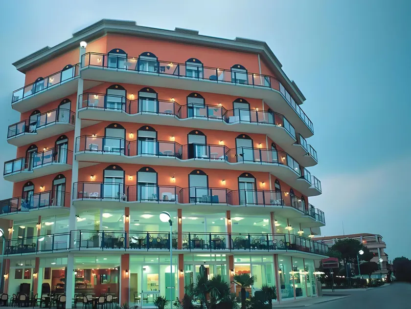 Hotel Bellevue - Image 1