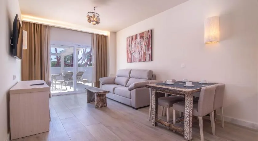 Aljarafe Suites by QHotels - Image 1