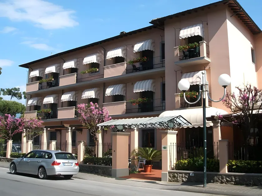 Hotel Astor Victoria - Image 1