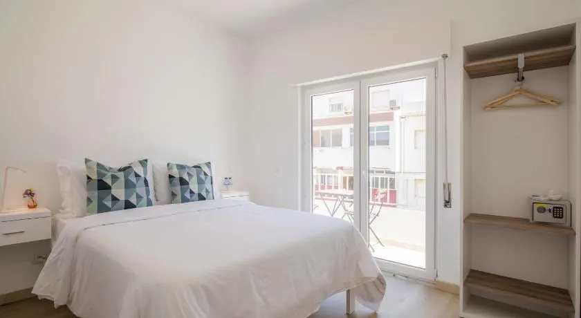 Alto Mar Inn - Image 1