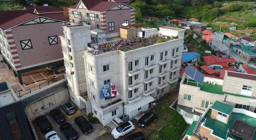 Pataya Motel - Image 1