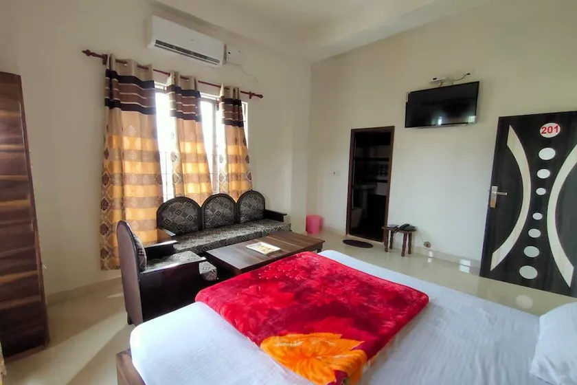 Arjun House Hotel- Guest House - Image 1