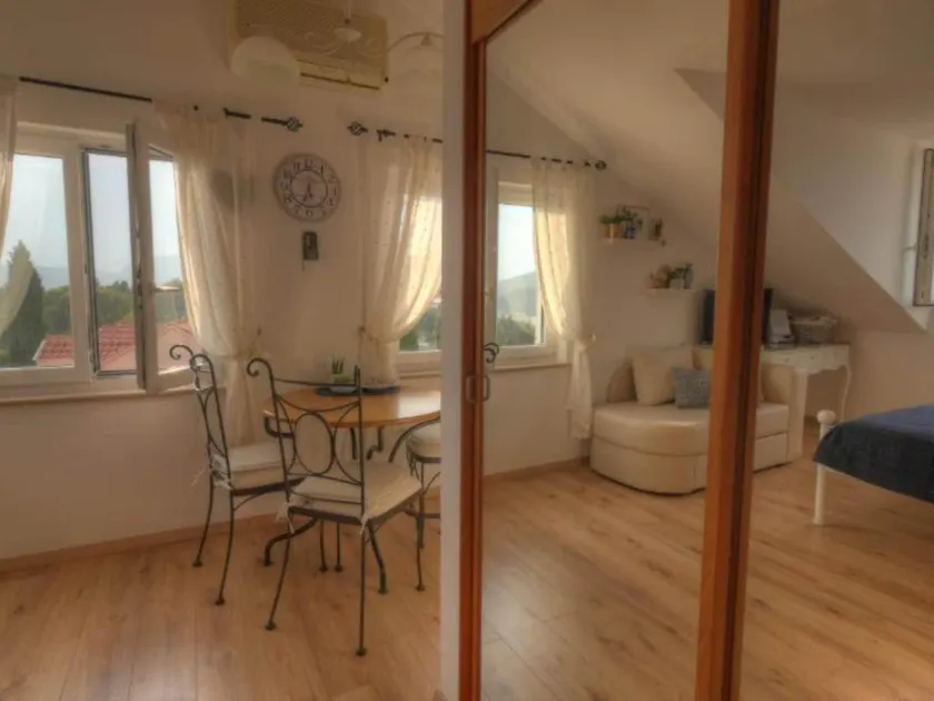 Mediterranea - One Bedroom Apartment with Sea View - Image 1