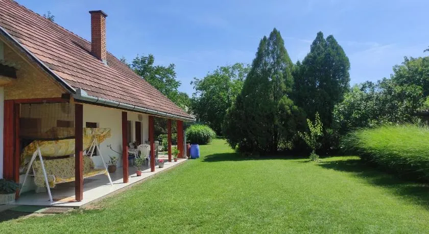 BB House - Image 1