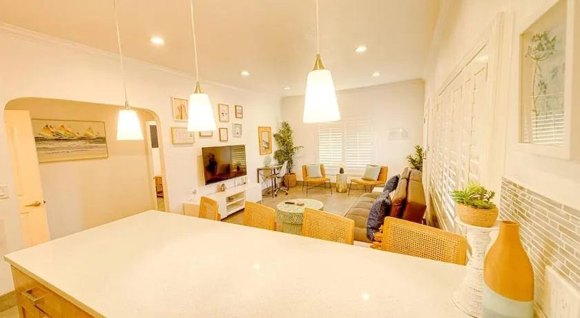 1000#1 Contemporary Home w/ Parking, Grill, & AC! - Image 1