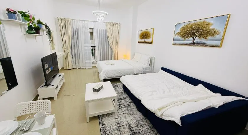 Spacious Studio with balcony Trafalgar Central tower International city Dubai - Image 1