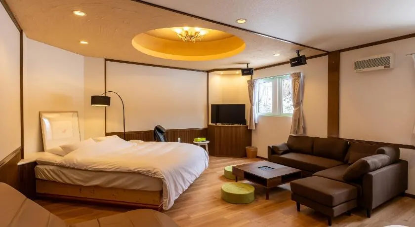 Hotel Furano Verde - Image 1