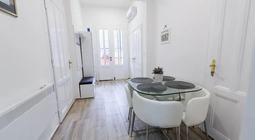 Apartman Royal - Image 1