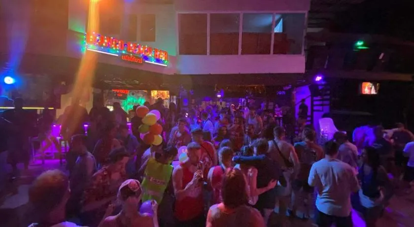 Blanco Beach Bar Hostel - Image 1