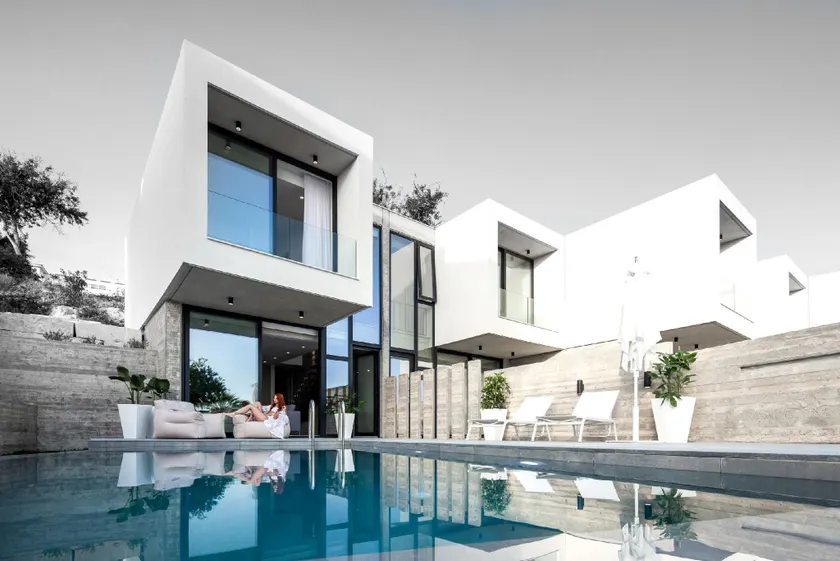 Sunset Park Villas - Image 1