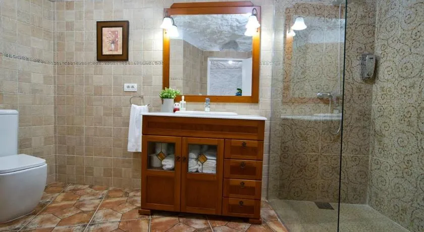 Casa Cueva La Herencia, jacuzzi privado y vistas - Image 1
