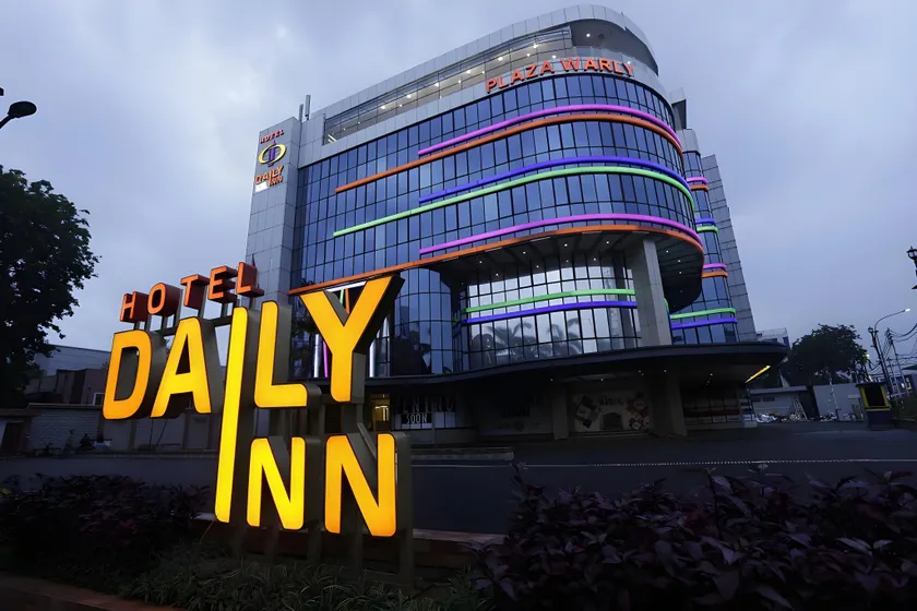Hotel Daily Inn - Image 1