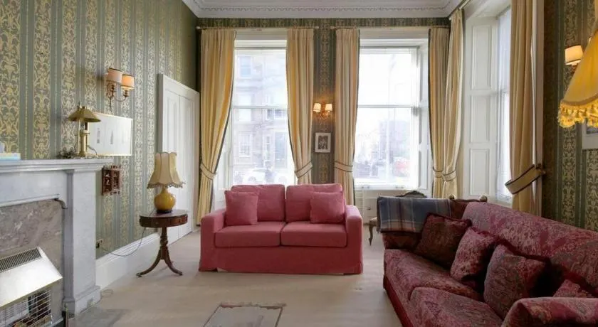 Quirky, West End, Edinburgh House - Image 1