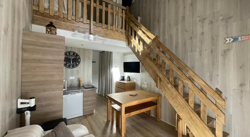 Risoul 1850 Beau Duplex pour 6 pers en plein centre de la station - Image 1