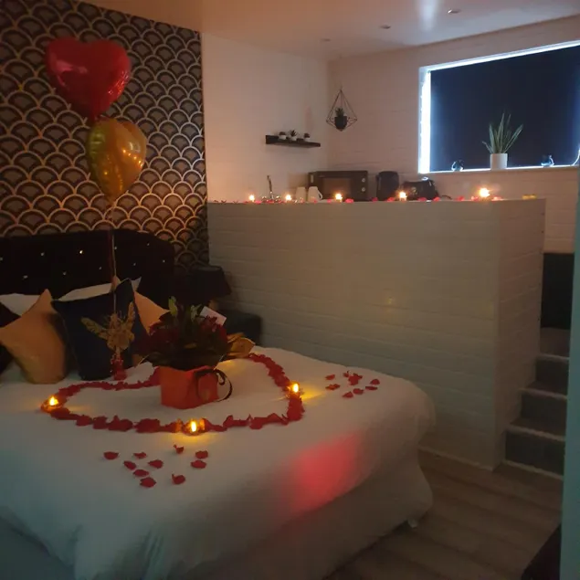 The Mayfair Lodge & Family Suite - Image 1