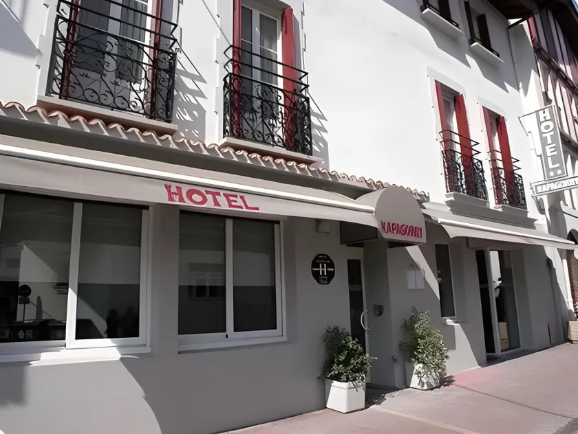Hotel Kapa Gorry - Image 1