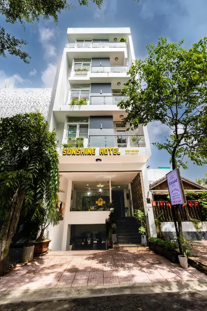 Sunshine Hotel - Image 1