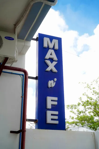 Max n Fe - Image 1