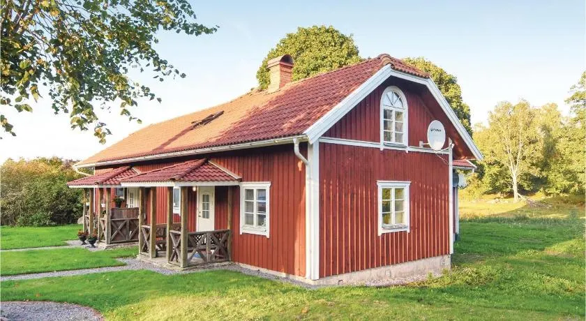 Hultets gård - Image 1