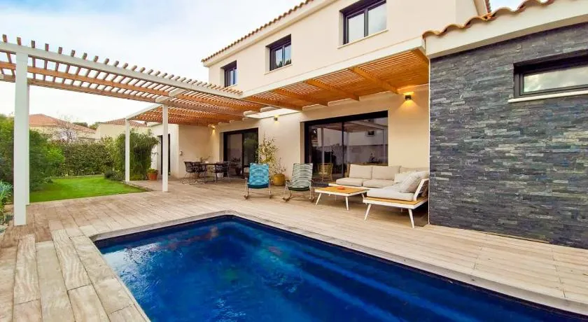 Villa « Avec Piscine à Marseille » avec piscine privée, Wi-Fi et climatisation - Image 1