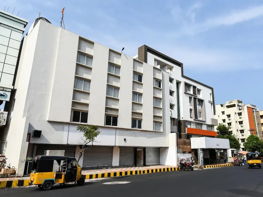 AkSHARAINNOTEL - Image 1