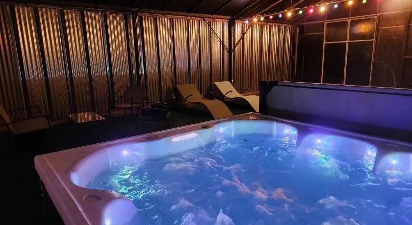 Gîte de Charme proche Loire à Vélo avec Jacuzzi Privatif - Image 1