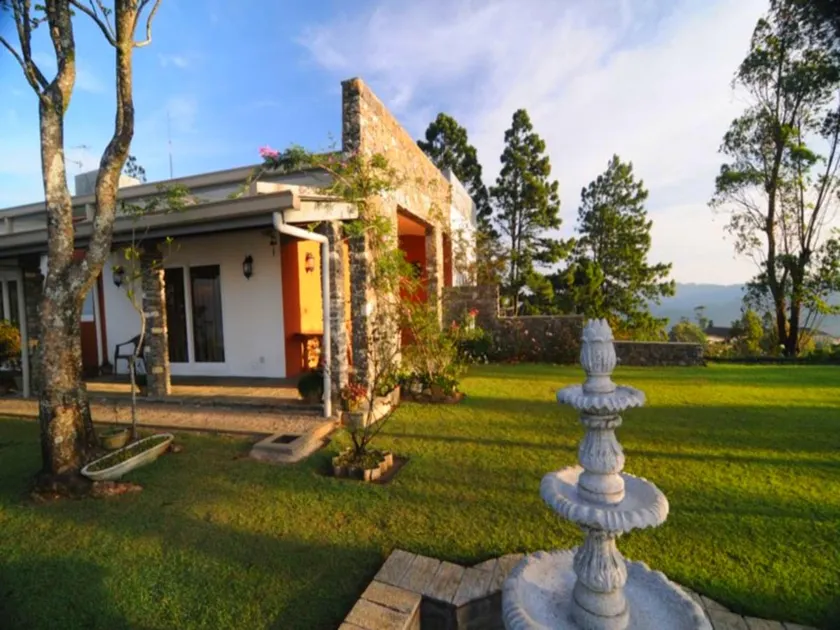 Clouds Holiday Bungalow - Image 1