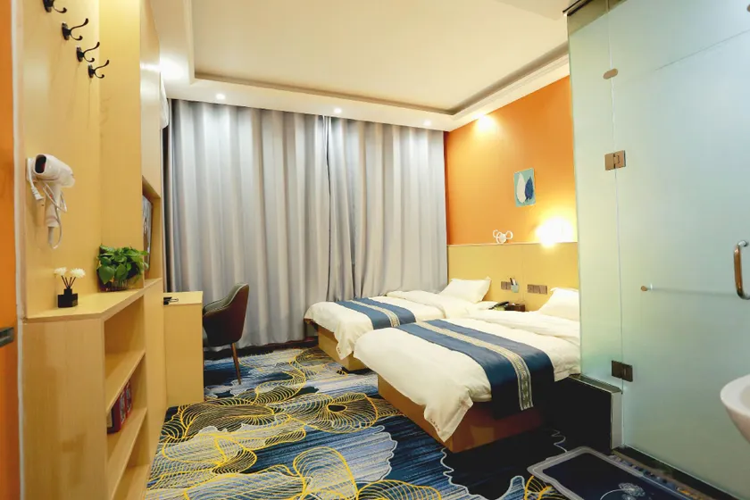 Yichen Hotel (Ningling People's Park) - Image 1