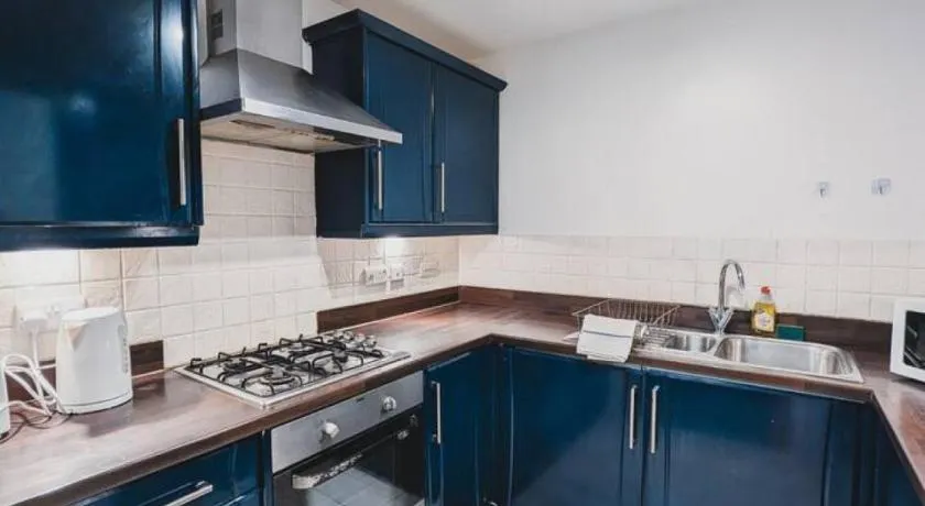 Modern 2-Bed Near Braehead - Image 1