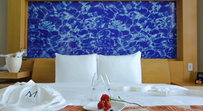 Marenas Beach Resort Sunny Isles Beach - Image 1