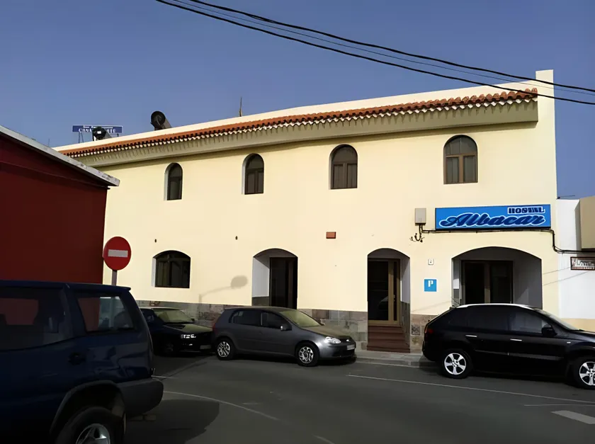 Hostal Albacar - Image 1