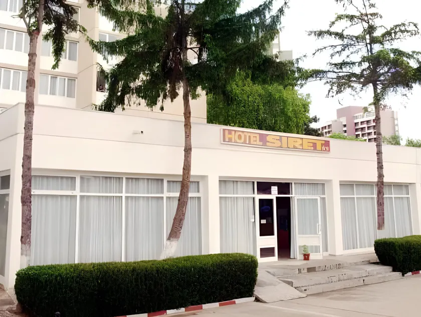 Hotel Siret Saturn - Image 1