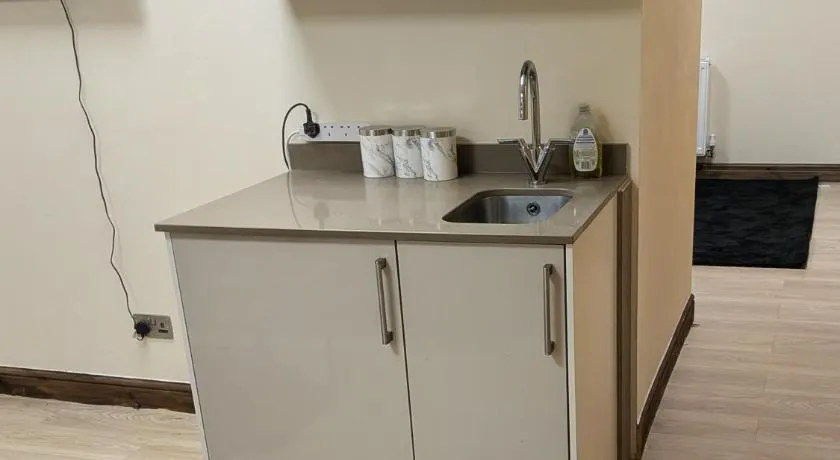 Allen's property with Air conditioner - Image 1