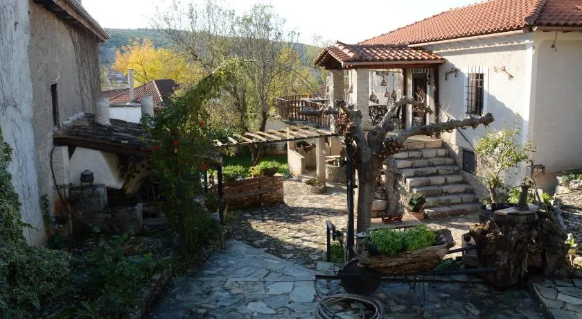 Giorgos' & Noula's Cottage in Desfina village- near Delphi - Image 1