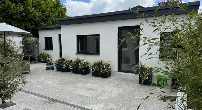 Weston Studio - Image 1