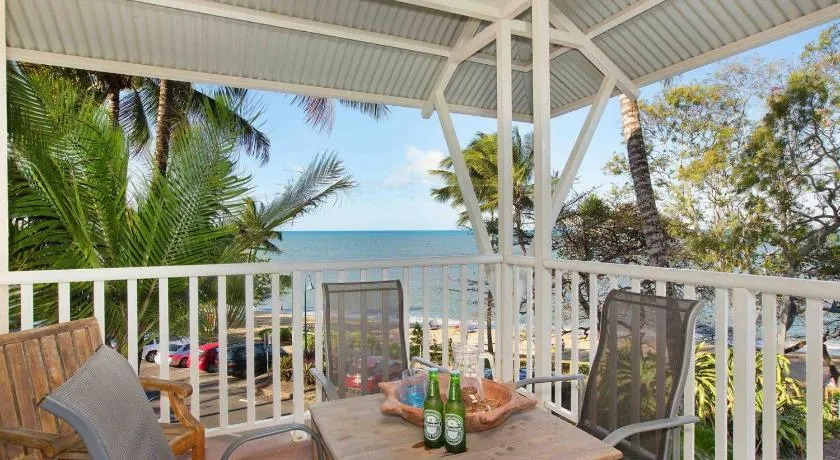The Beach Shack 3BR Waterfront Resort, Own WIFI - Image 1