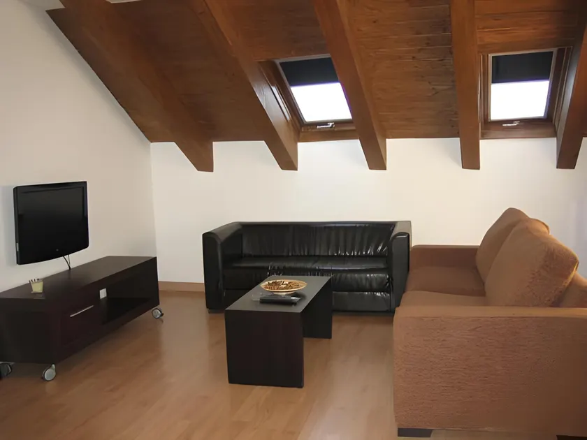 Apartamento con vistas a la montaña - Image 1