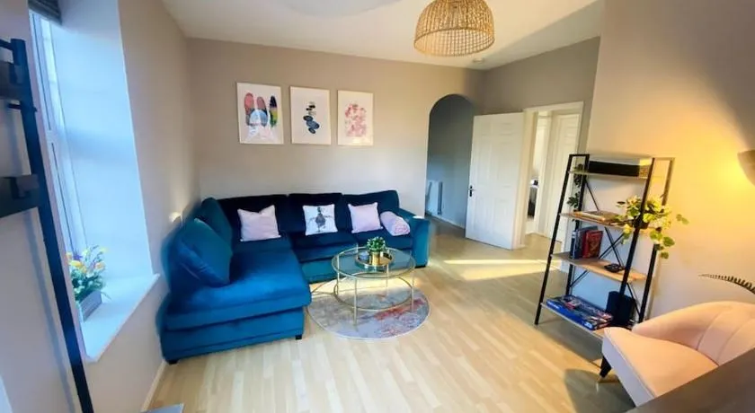 City Centre Riverside Apartment - Image 1