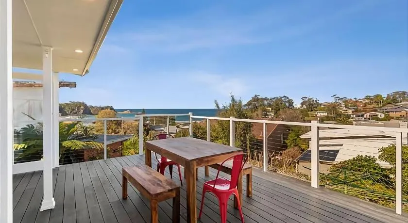 The Bach House Pet Friendly in Malua Bay managed by Batemans Bay Accom - Image 1