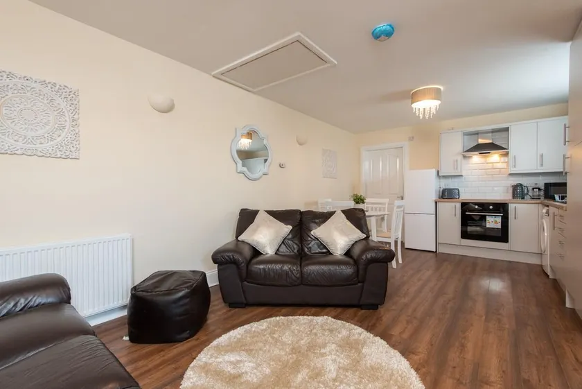 Ground floor apartment in Langley Park - Image 1