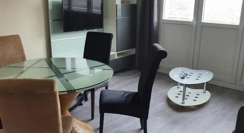 Appartement 2 chambres, proximité plage, commerces et centre ville - Image 1