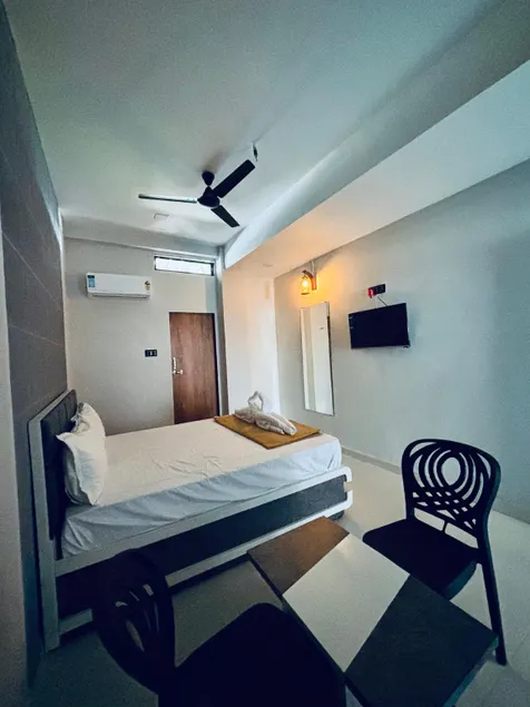 Hotel Mojito - Image 1