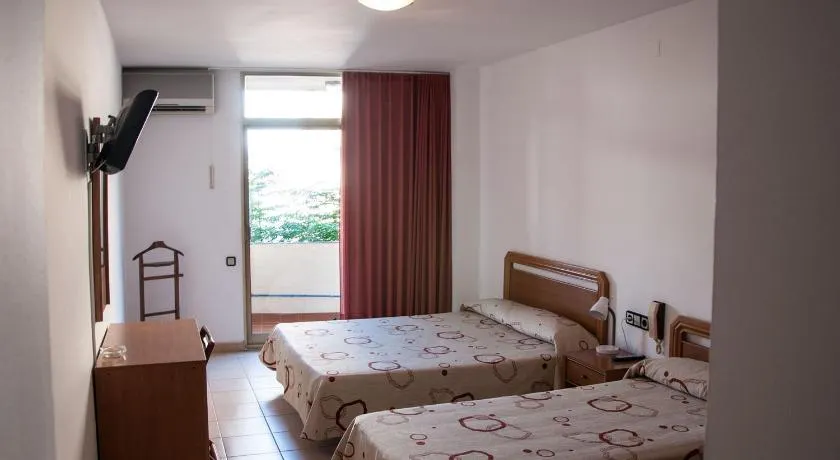 Hostal Fontdemora - Image 1